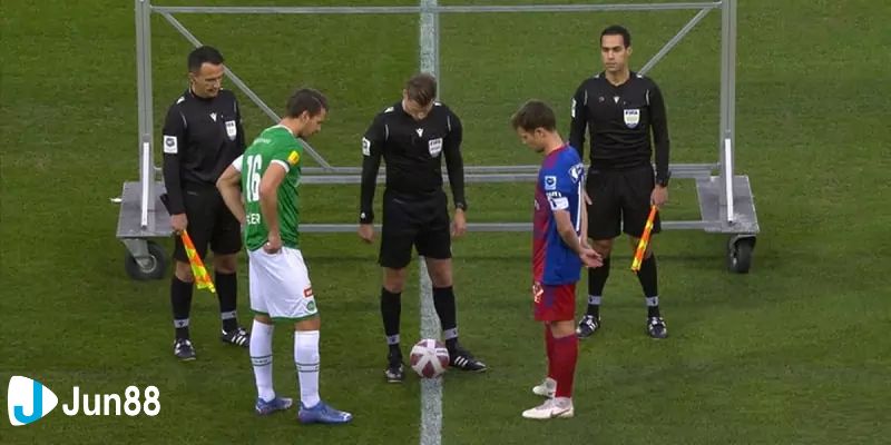 Hướng dẫn chi tiết chơi kèo giao bóng trước dễ hiểu cho tân binh